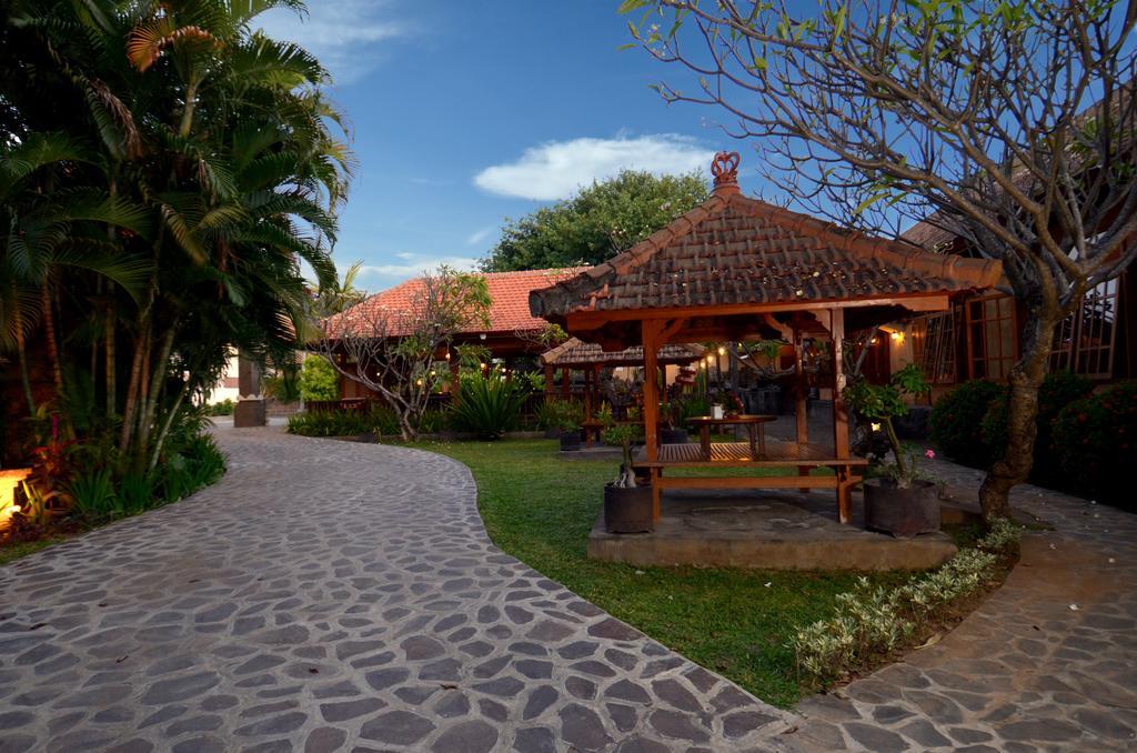 Banyualit Spa 'N Resort Lovina Exterior foto