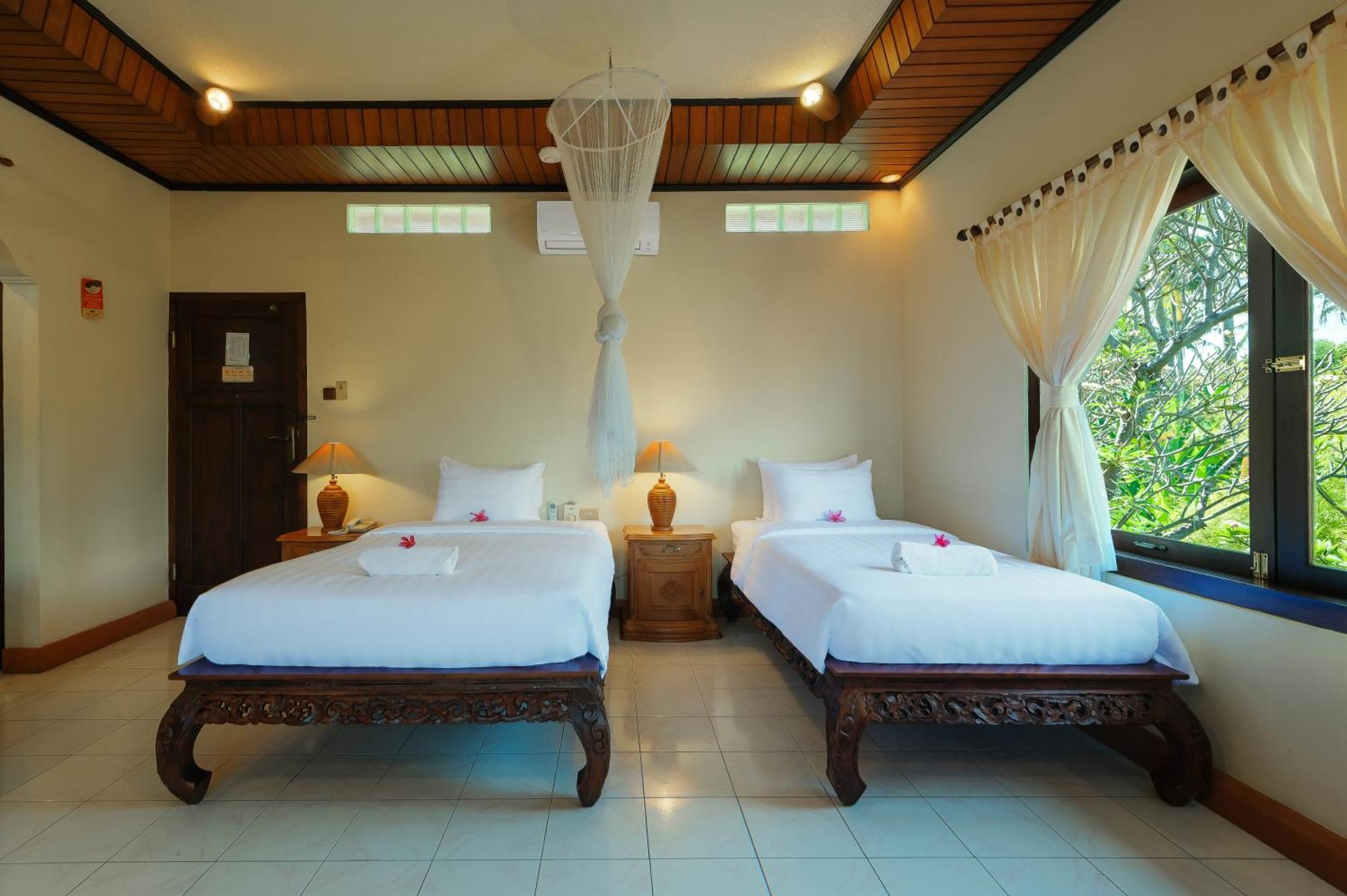 Banyualit Spa 'N Resort Lovina Exterior foto