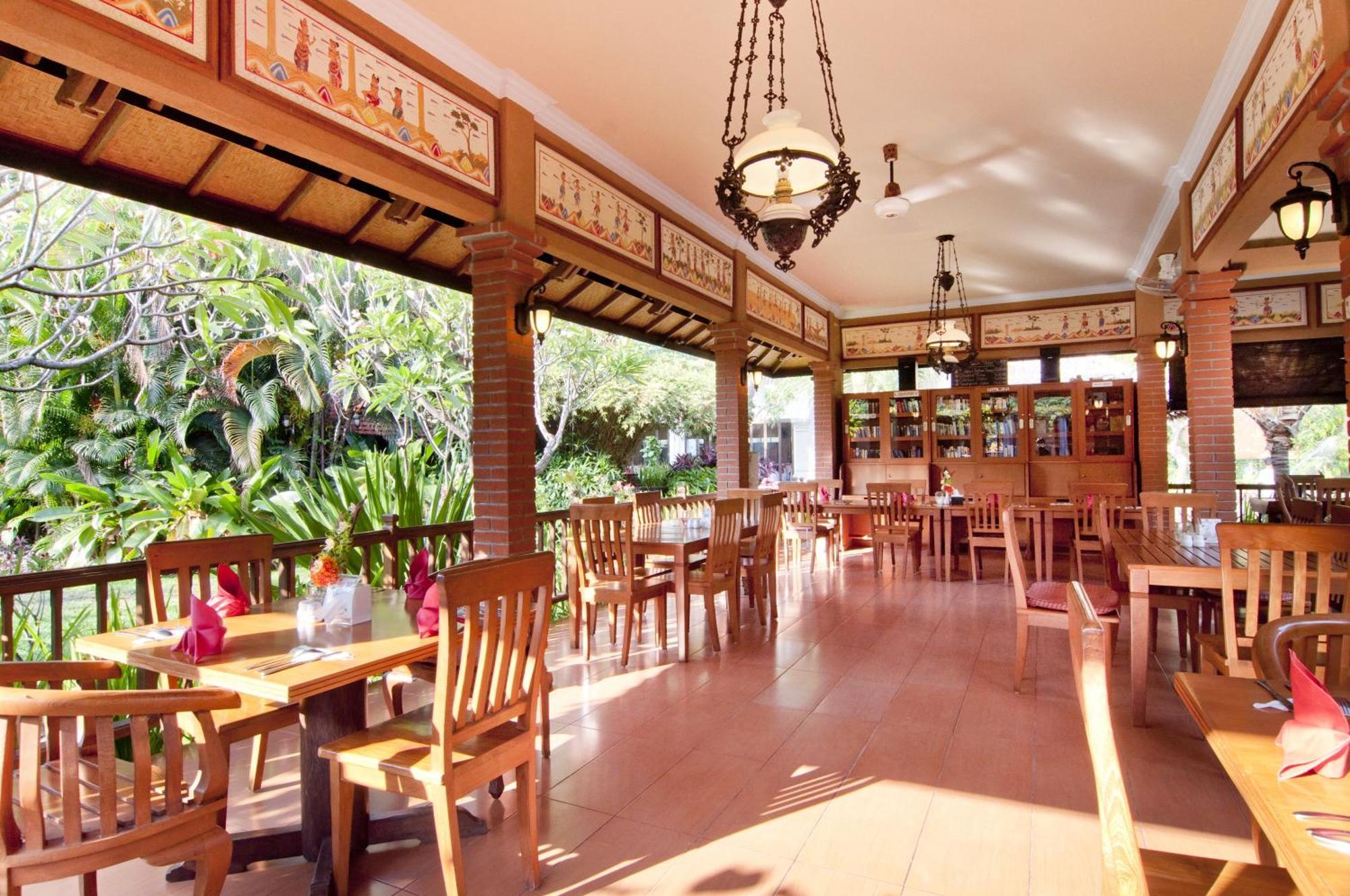 Banyualit Spa 'N Resort Lovina Exterior foto