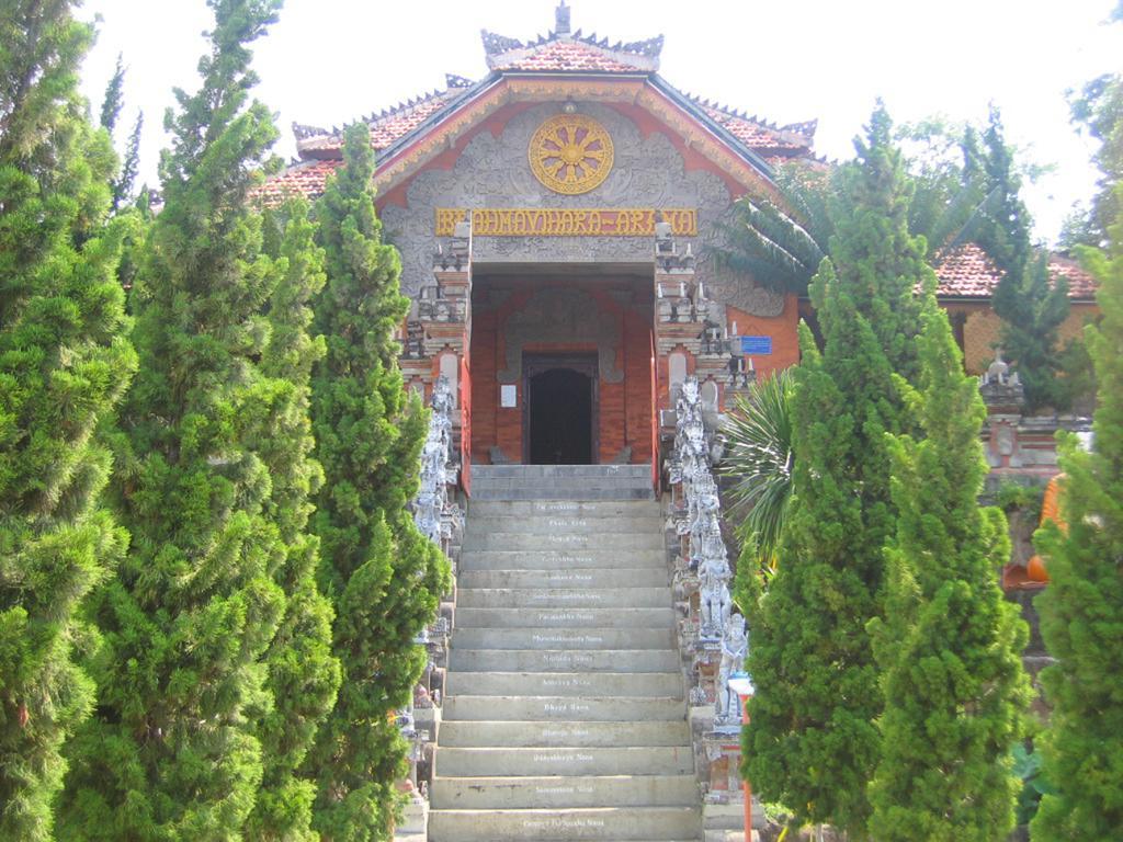 Banyualit Spa 'N Resort Lovina Exterior foto